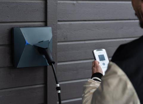 NexBlue Edge Max 22 kW - wallbox z licznikiem MID i ekranem OLED